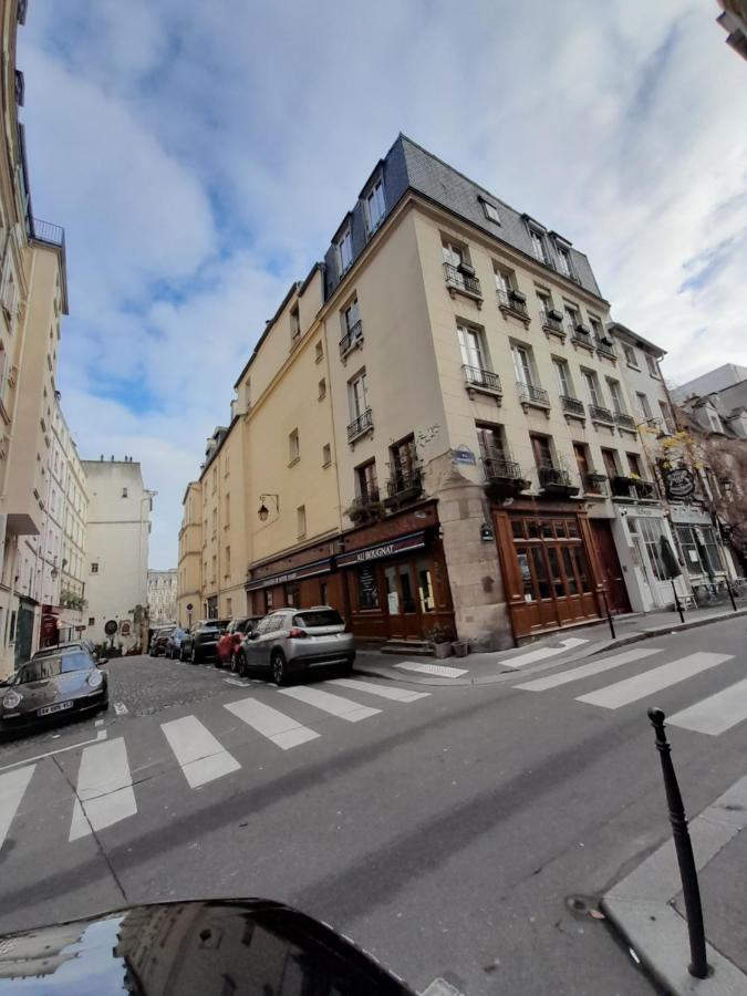 Appartement Cosy 2 Pieces Typiquement Parisien A Notre-dame Parijs