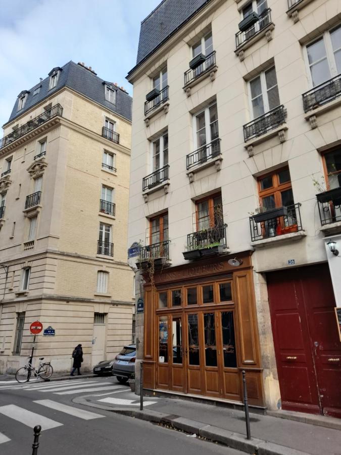 Cosy 2 Pieces Typiquement Parisien A Notre-dame Appartement